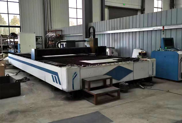 ���Ӳ��Ú���ݔ��ϵ�y(t��ng)�Ĺܵ���